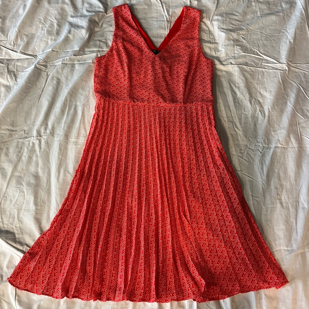 Banana Republic Sleeveless Red Patterned Mini Dress, Size 6 NWT